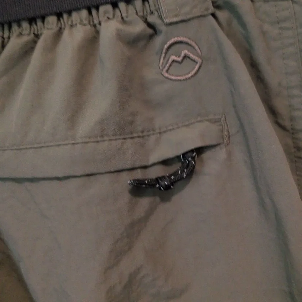 Magellan Outdoors Mens M Army Green Waterproof Convertible Pant Shorts